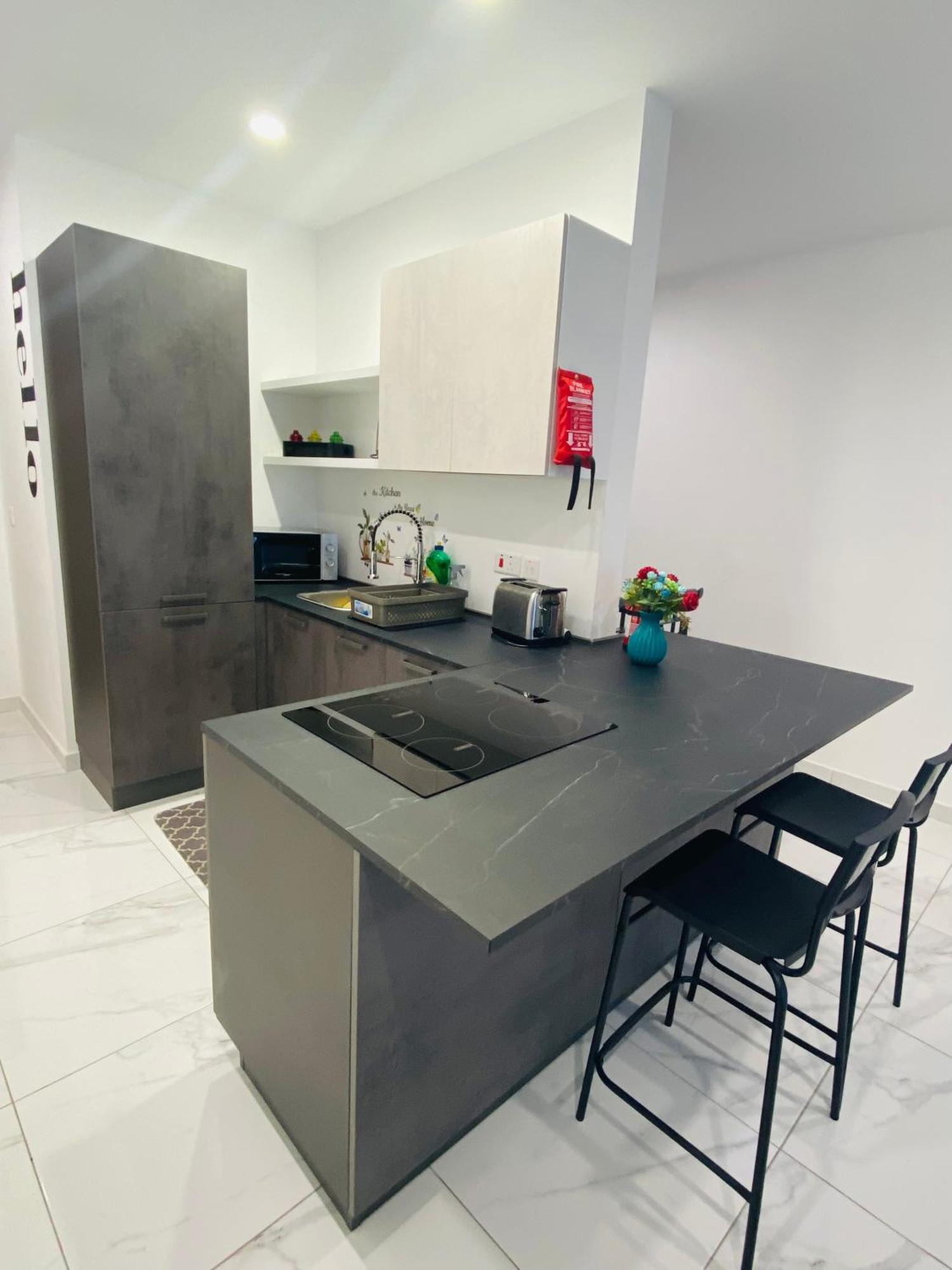Central, Bright & Modern Apartamento